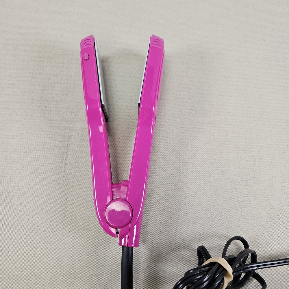 Conair Pink Hair Straightener - Picture 2 of 9